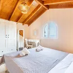 Konstantina Lulas Penthouse Apartment