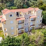 Konstantina Lulas Penthouse Διαμέρισμα Petrití