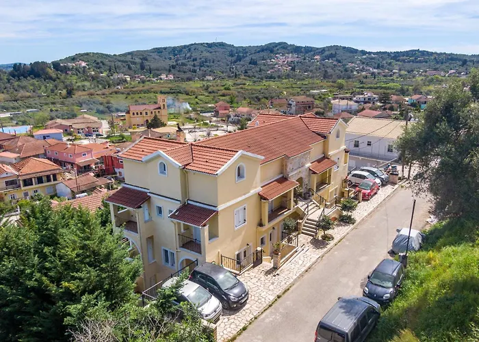 Daire Konstantina Lulas Penthouse Petrití