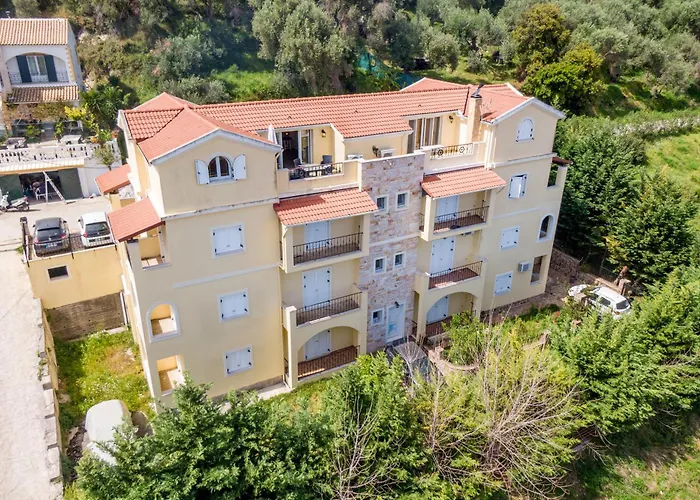 Daire Konstantina Lulas Penthouse Petrití