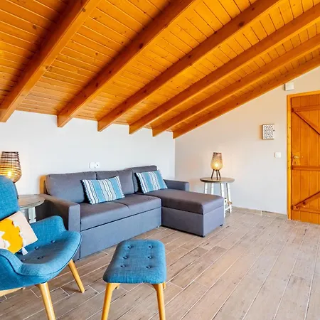 Konstantina Lulas Penthouse شقة Petrití