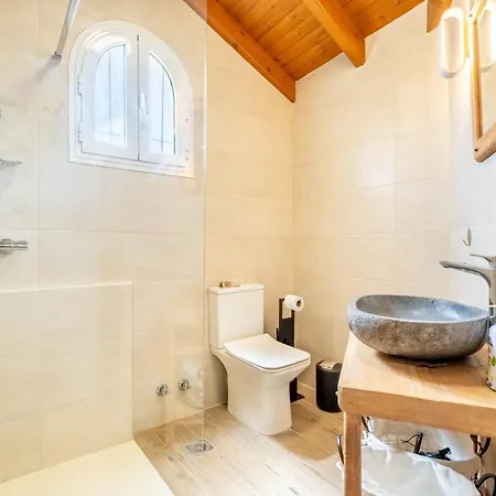 Konstantina Lulas Penthouse شقة Petrití