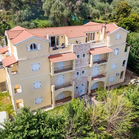 Konstantina Lulas Penthouse شقة Petrití
