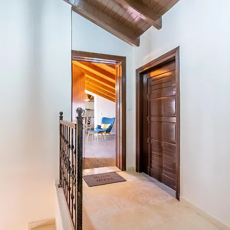 Konstantina Lulas Penthouse