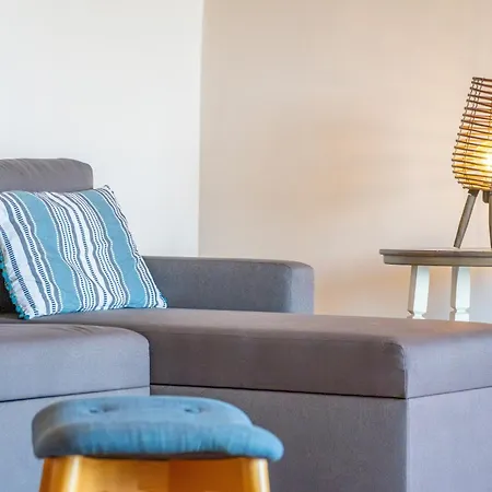 Konstantina Lulas Penthouse * Petrití